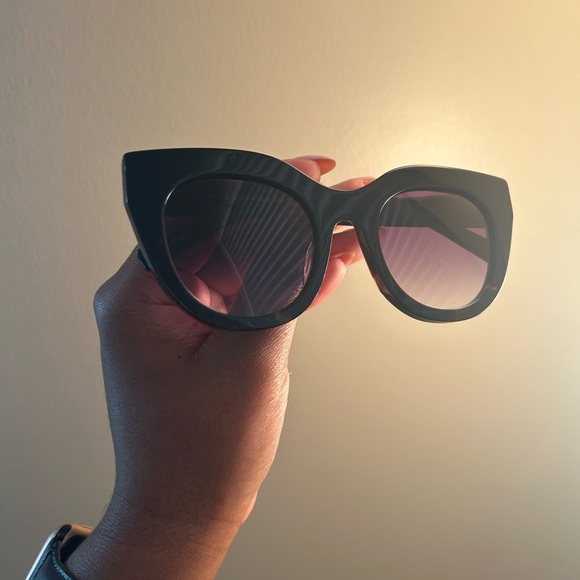 Le Specs Airy Canary in black and tortoise - Picture 1 of 6